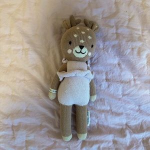 Cuddle + kind deer